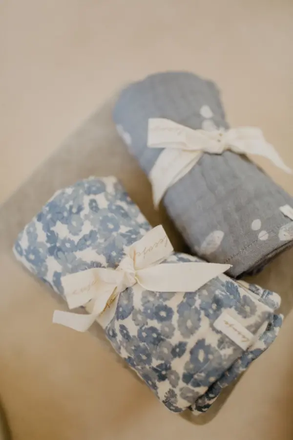 Leevje MUSSELINTUCH 'BLUE FLOWERS' – Bild 5