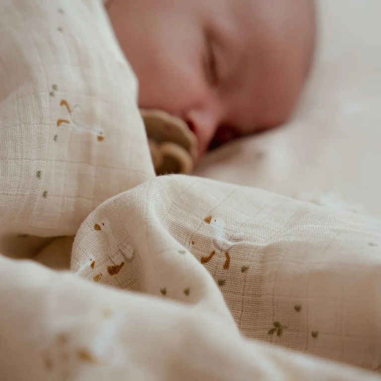 Little Dutch Wickeltuch - Beige - 120 cm - Newborn Naturals - Little Goose – Bild 3