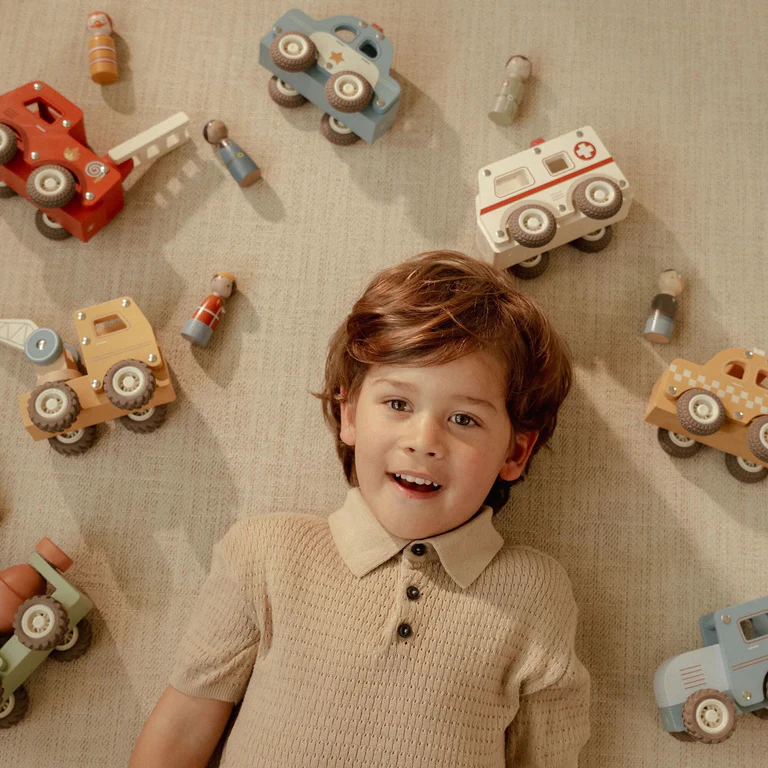 Little Dutch Krankenwagen mit Figur – Bild 6