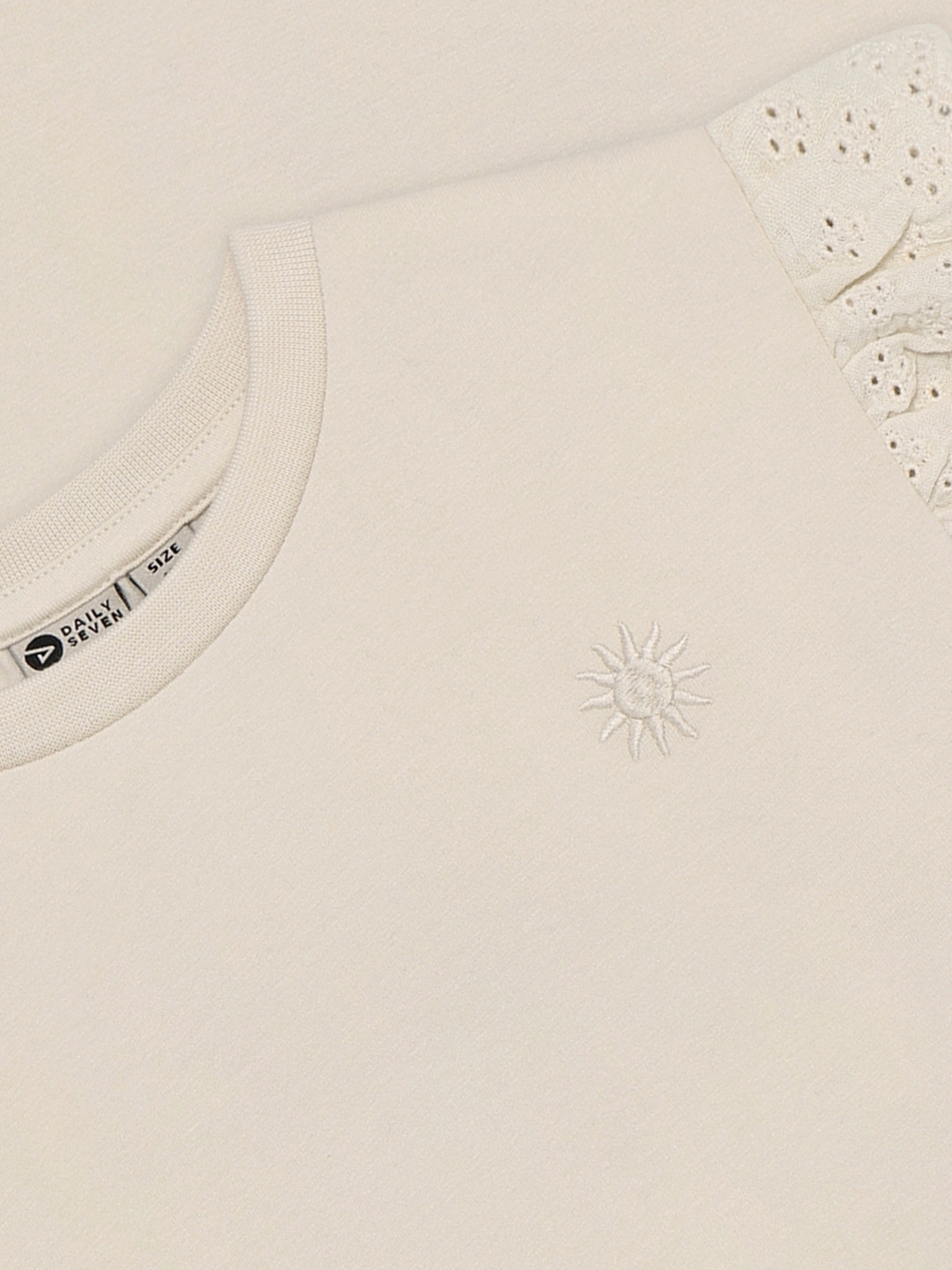 Daily Seven - T-shirt Broderie 930405 - 2020 - Sandshell – Bild 2